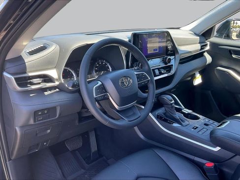 New 2026 Toyota Highlander XLE AWD/4WD image 8