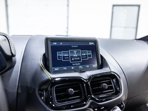 Used 2022 Aston Martin V8 Vantage Coupe RWD image 45