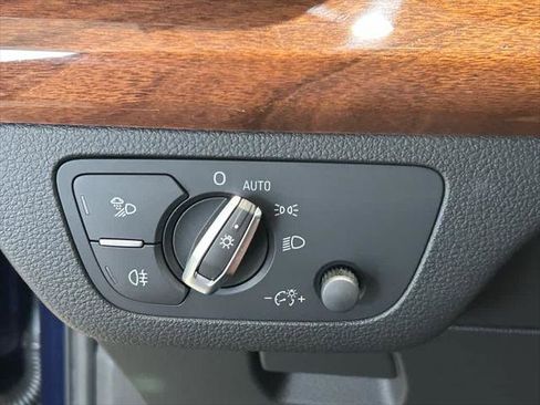 Certified 2025 Audi Q5 2.0T Premium Plus image 12