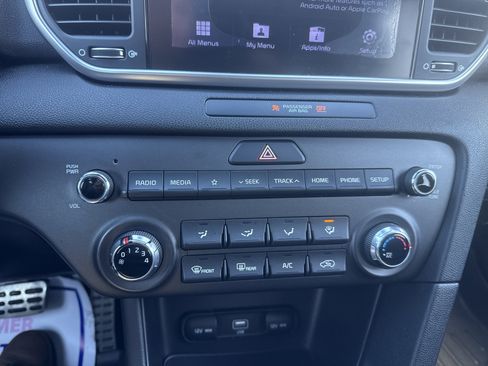 Used 2020 Kia Sportage S image 20