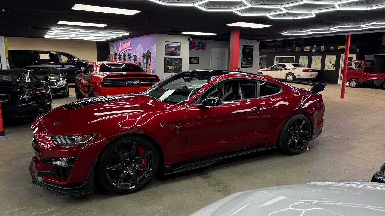 Used 2021 Ford Mustang Shelby GT500 w/ Carbon Fiber Track Pack RWD image 5