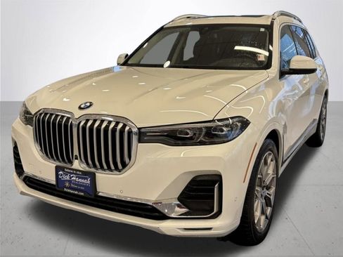 Used 2022 BMW X7 xDrive40i w/ Luxury Seating Package image 2
