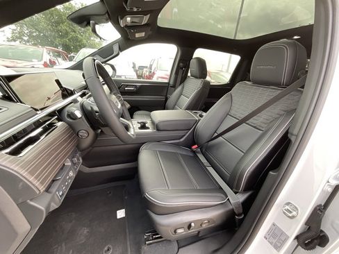 New 2025 GMC Sierra EV Denali image 16