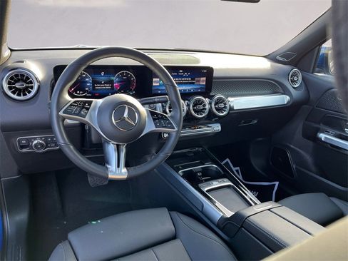 Certified 2025 Mercedes-Benz GLB 250 4MATIC image 10