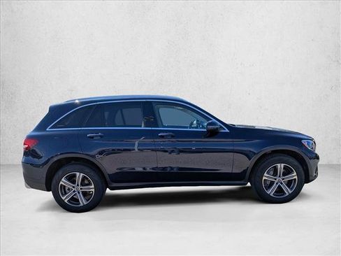 Used 2018 Mercedes-Benz GLC 300 4MATIC image 4