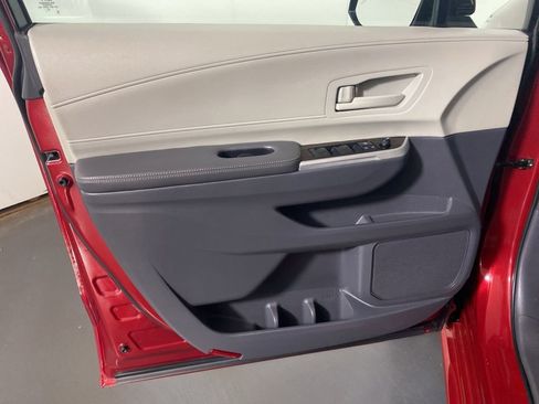 Used 2021 Toyota Sienna LE w/ LE Plus Package AWD/4WD image 20