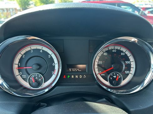 Used 2018 Dodge Grand Caravan SXT w/ Blacktop Package FWD image 6