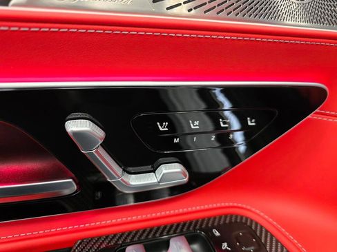 Used 2022 Mercedes-Benz SL 63 AMG 4MATIC image 33