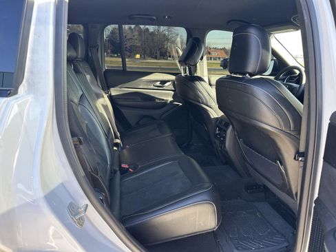 Used 2024 Jeep Grand Cherokee Altitude image 20