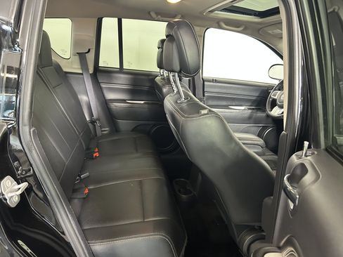 Used 2016 Jeep Compass Latitude AWD/4WD image 24