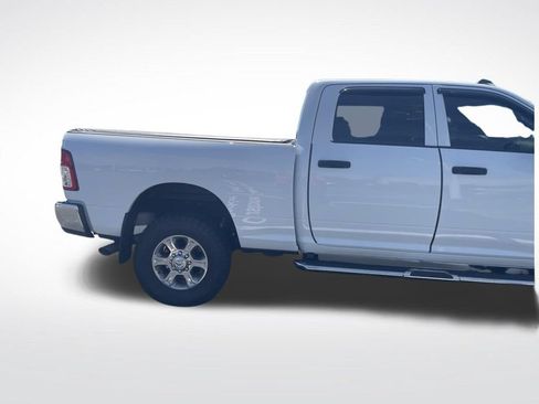 Used 2024 RAM 2500 Tradesman w/ Chrome Appearance Group AWD/4WD image 4