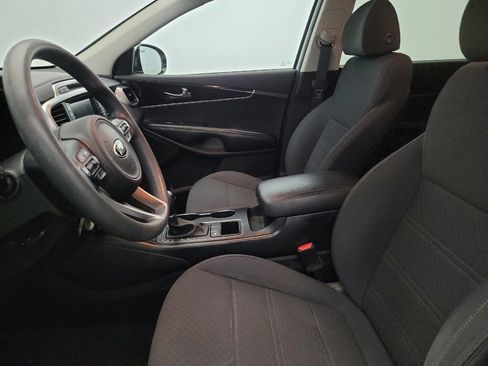 Used 2018 Kia Sorento LX image 17