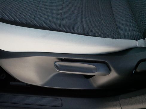 Certified 2025 Volkswagen Taos S image 17