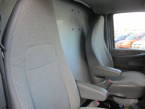 Used 2014 Chevrolet Express 3500 RWD image 28