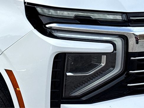 Certified 2025 Chevrolet Suburban LT AWD/4WD image 17