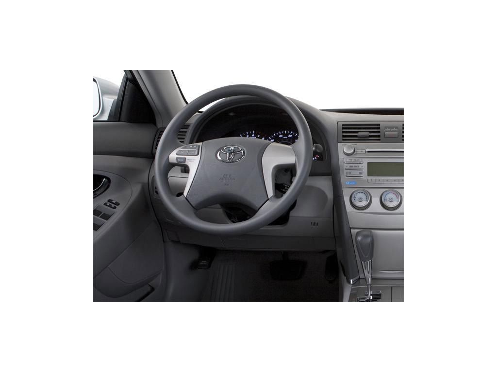 Used 2010 Toyota Camry XLE FWD image 4