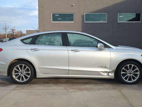 Used 2017 Ford Fusion SE image 7