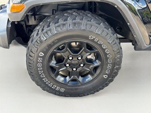 Used 2023 Jeep Gladiator Sport AWD/4WD image 29