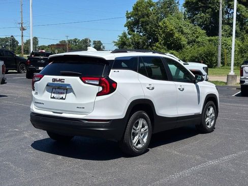 Used 2023 GMC Terrain SLE w/ Driver Convenience Package AWD/4WD image 3