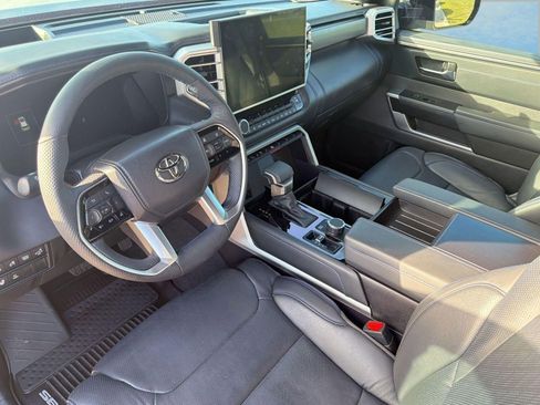 Used 2025 Toyota Sequoia Platinum AWD/4WD image 4