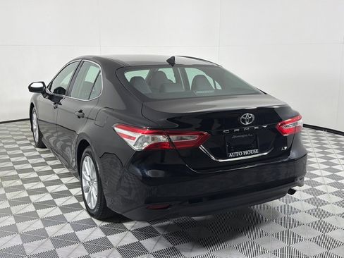 Used 2020 Toyota Camry LE FWD image 7