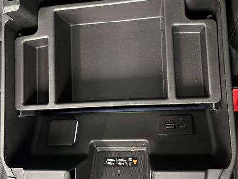 Used 2024 GMC Sierra 1500 SLT w/ SLT Convenience Package image 32