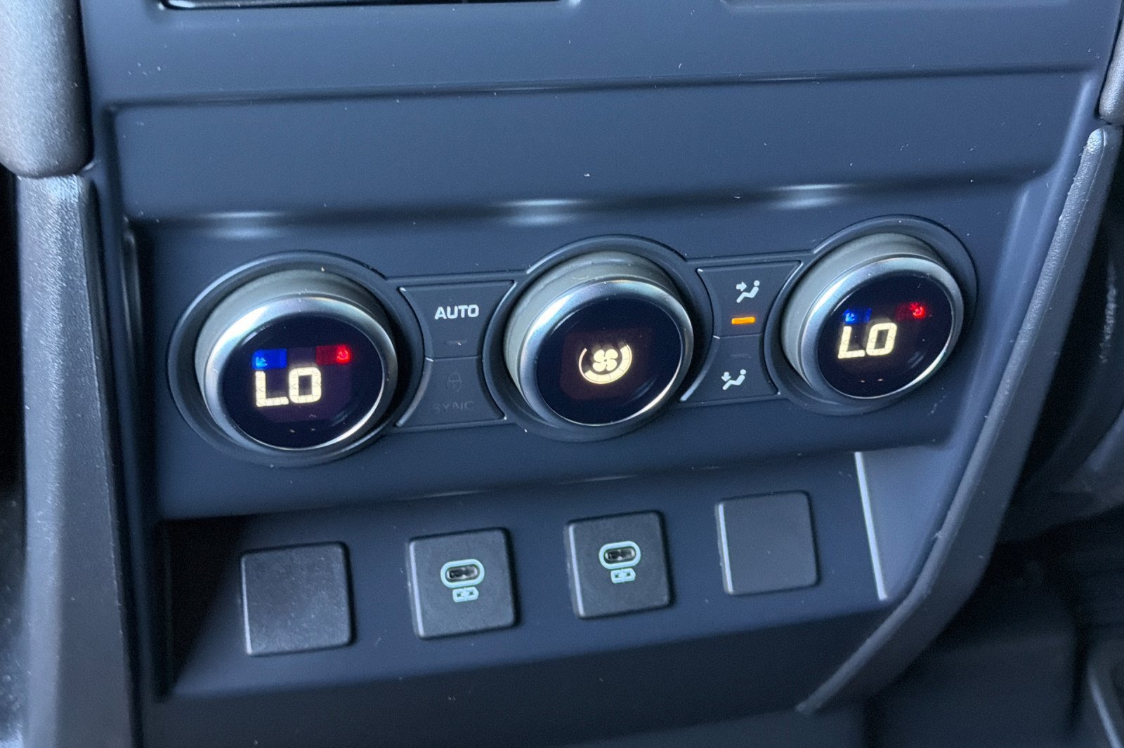 Used 2024 Land Rover Defender 110 S AWD/4WD image 36