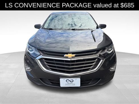 Used 2020 Chevrolet Equinox LS w/ LS Convenience Package FWD image 2