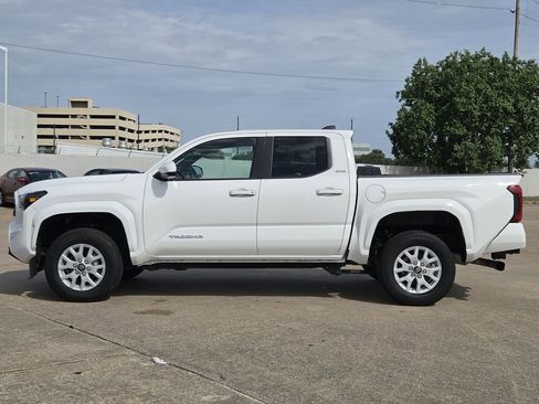 Used 2024 Toyota Tacoma SR5 AWD/4WD image 6