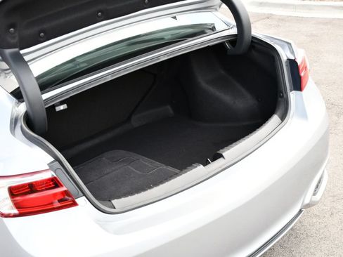 Used 2017 Acura ILX FWD image 35