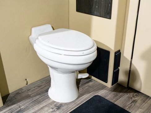 Used 2021 Mercedes-Benz Sprinter 3500 image 32