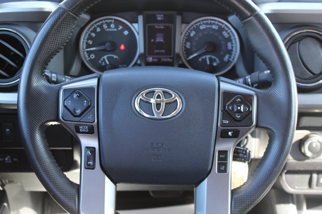 Used 2020 Toyota Tacoma SR5 AWD/4WD image 14