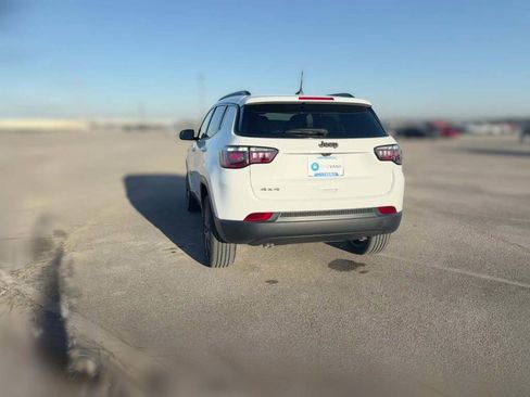 New 2026 Jeep Compass Latitude image 9