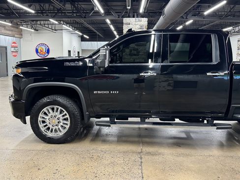 Used 2022 Chevrolet Silverado 2500 High Country AWD/4WD image 5