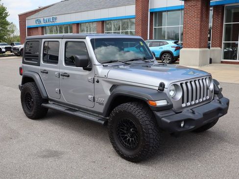 Used 2018 Jeep Wrangler Unlimited Sport S AWD/4WD image 4