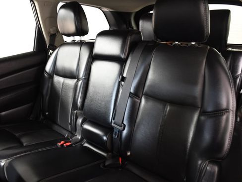 Used 2017 Nissan Pathfinder Platinum w/ Family Entertainment Package AWD/4WD image 27