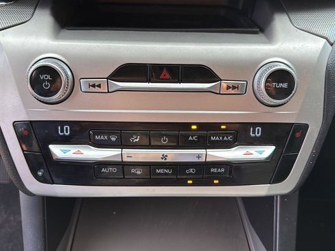 Used 2021 Ford Explorer XLT w/ Equipment Group 202A image 17