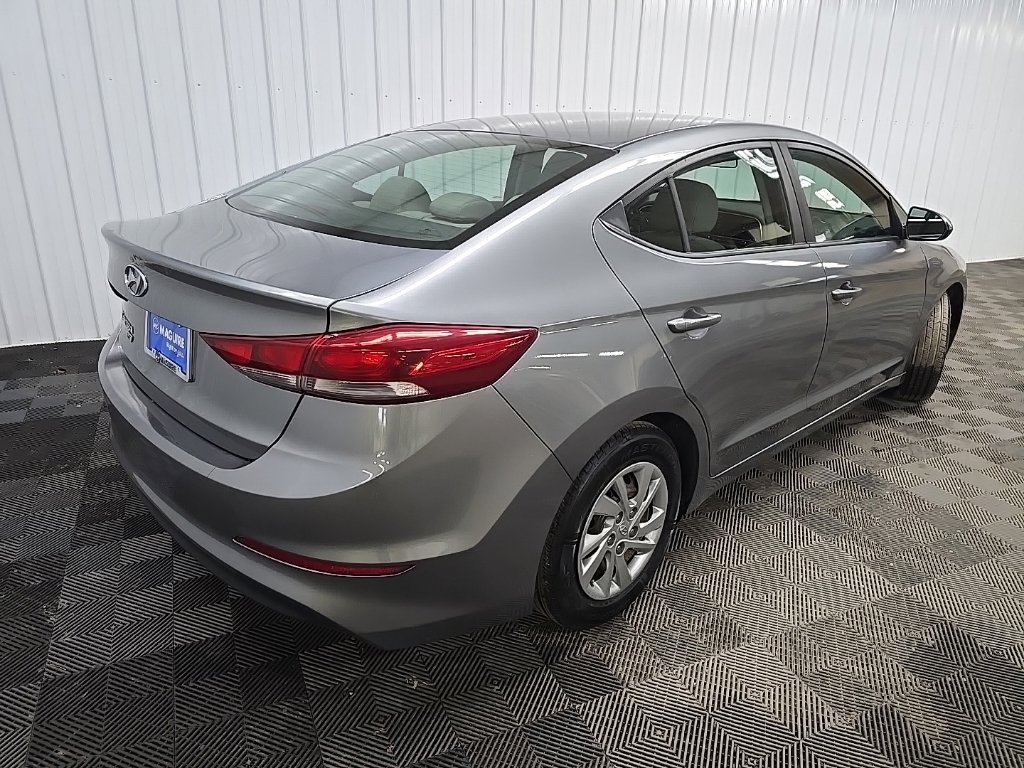 Used 2018 Hyundai Elantra SE FWD image 10