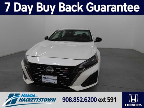 Used 2024 Nissan Altima 2.0 SR FWD image 1