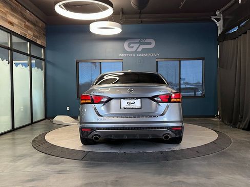 Used 2020 Nissan Altima 2.5 Platinum image 4