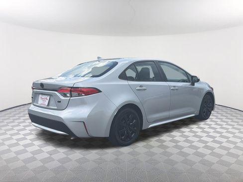 Used 2021 Toyota Corolla LE FWD image 16