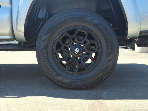 Certified 2023 Toyota Tacoma SR5 w/ Technology Package AWD/4WD image 9