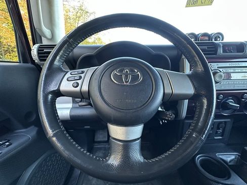 Used 2007 Toyota FJ Cruiser 4WD image 11