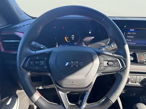 Used 2025 Chevrolet TrailBlazer RS w/ Driver Confidence Package image 20