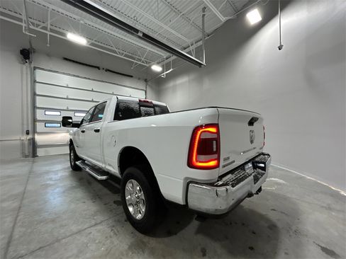 Used 2024 RAM 2500 Big Horn w/ Safety Group image 8