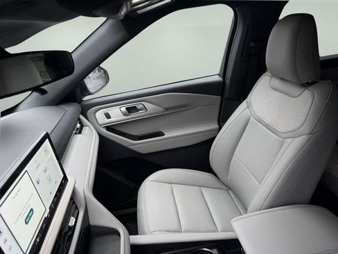 New 2027 Ford Explorer Active w/ Active Comfort Package AWD/4WD image 17