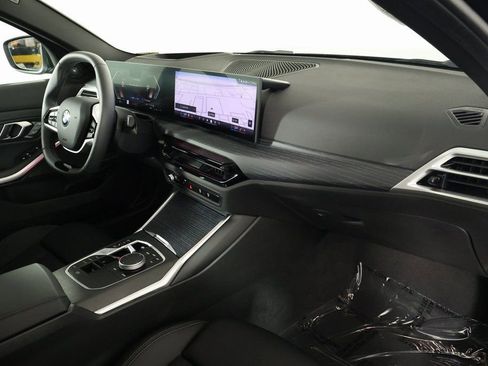 Used 2025 BMW 330i Sedan w/ Premium Package image 9
