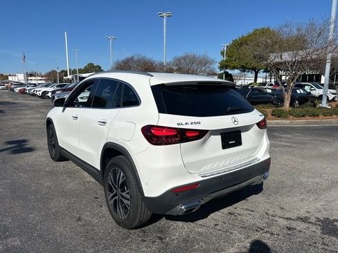 New 2025 Mercedes-Benz GLA 250 4MATIC image 4