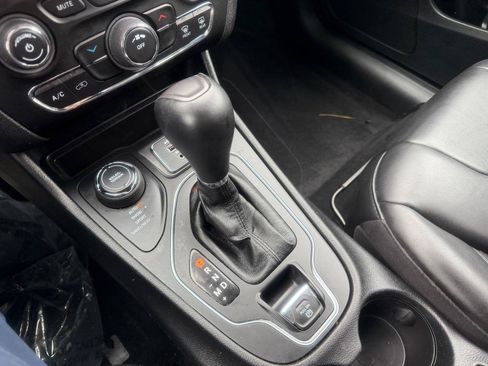 Used 2021 Jeep Cherokee Latitude Plus AWD/4WD image 16