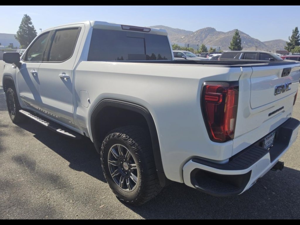Used 2024 GMC Sierra 1500 AT4 w/ AT4 Premium Package AWD/4WD image 4